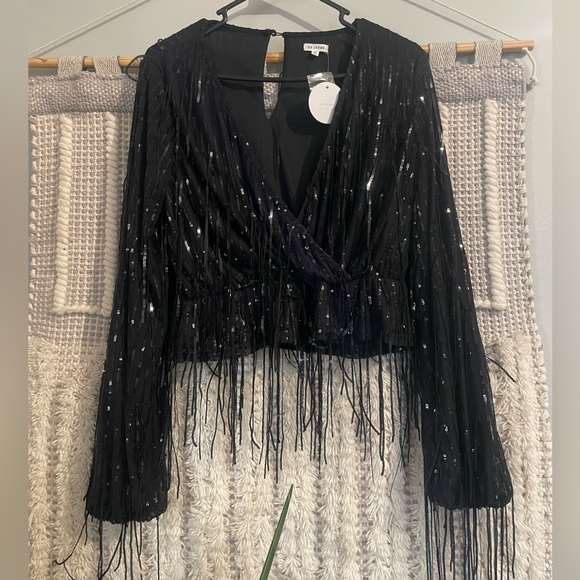 En Creme Tops - En Crème Ricky Sequin Fringed Sleeve Top